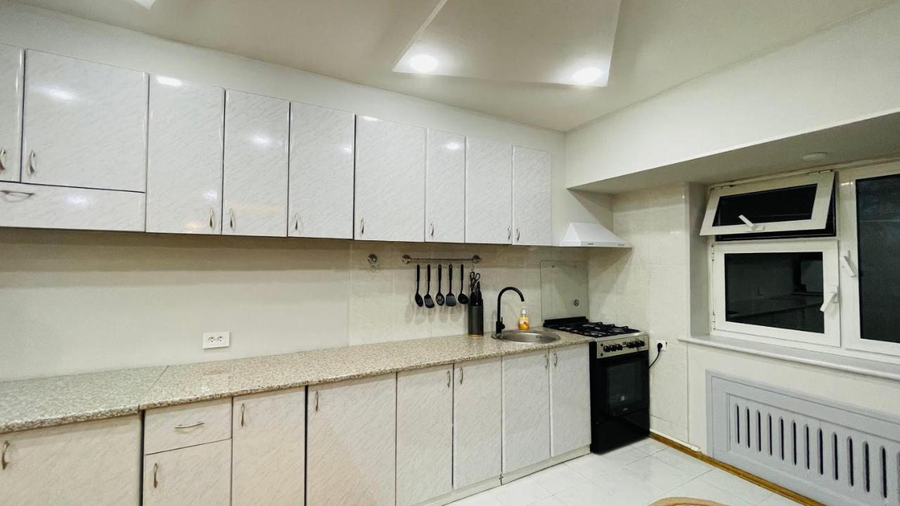 3-Bedroom Apartment On Ohunboboev Tasjkent Eksteriør bilde
